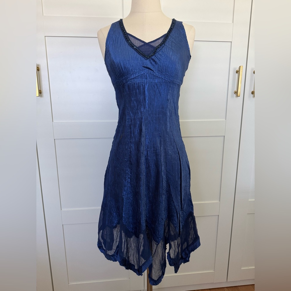 Komarov sleeveless v neck blue crinkle dress with sequin detail